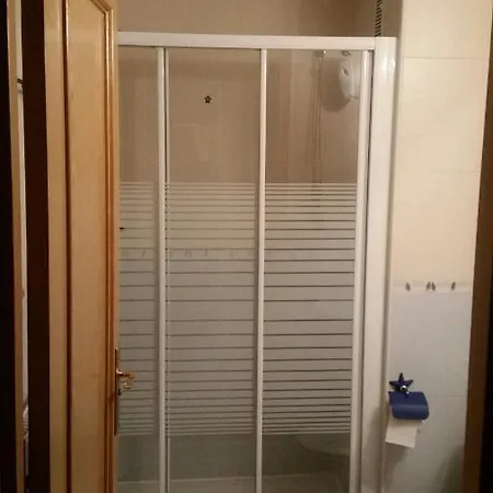 Habitacion Individual Con Bano Exclusivo En Casa Particular Madrid Exterior photo